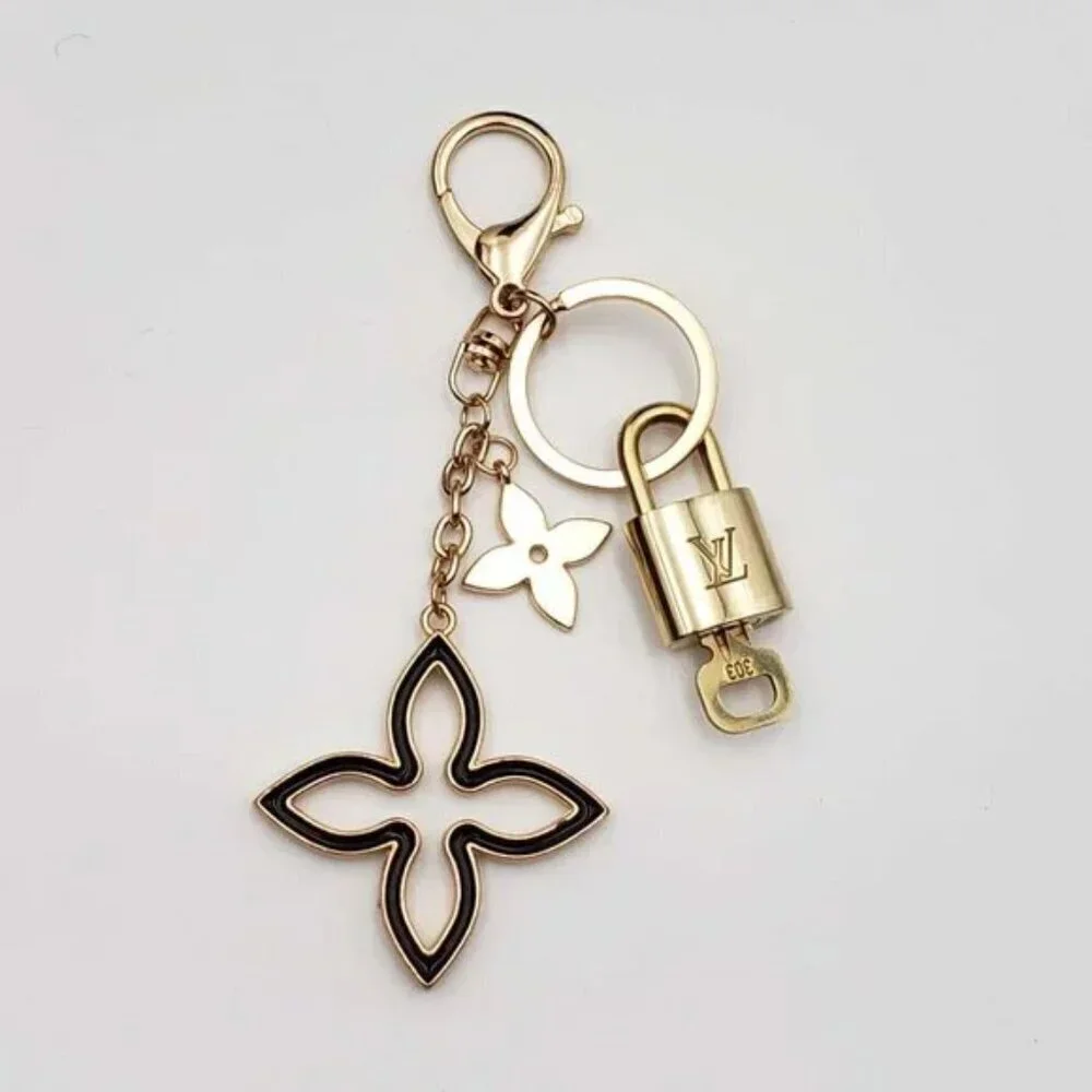 Louis Vuitton Gold Lock & Key 🔑 Authentic LV Unbranded Clover Keychain Charm - Picture 2 of 9